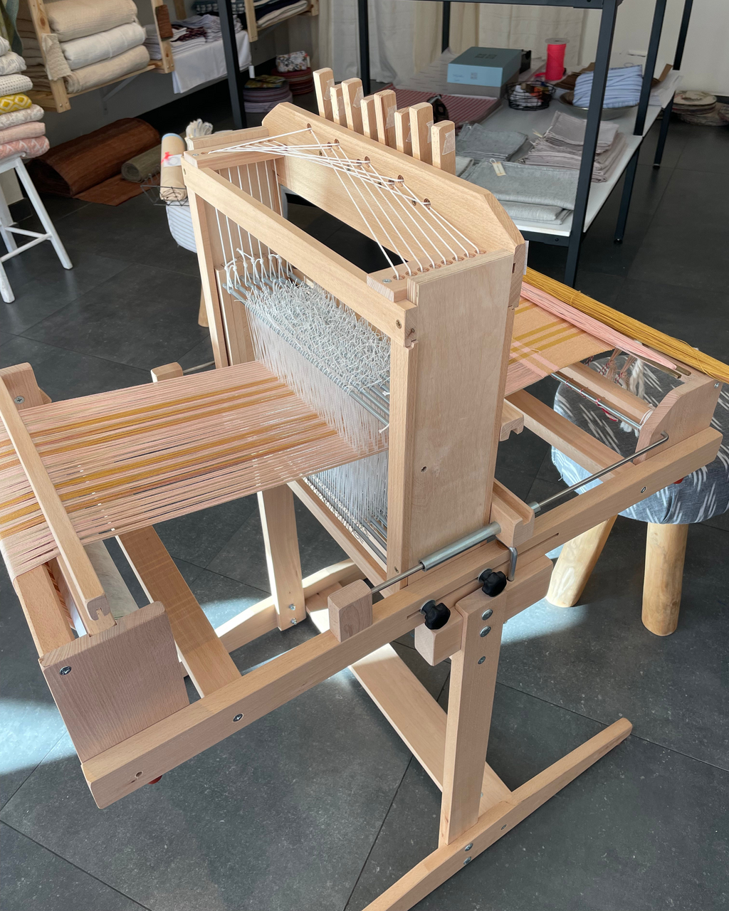 weefgetouw in atelier apuura 